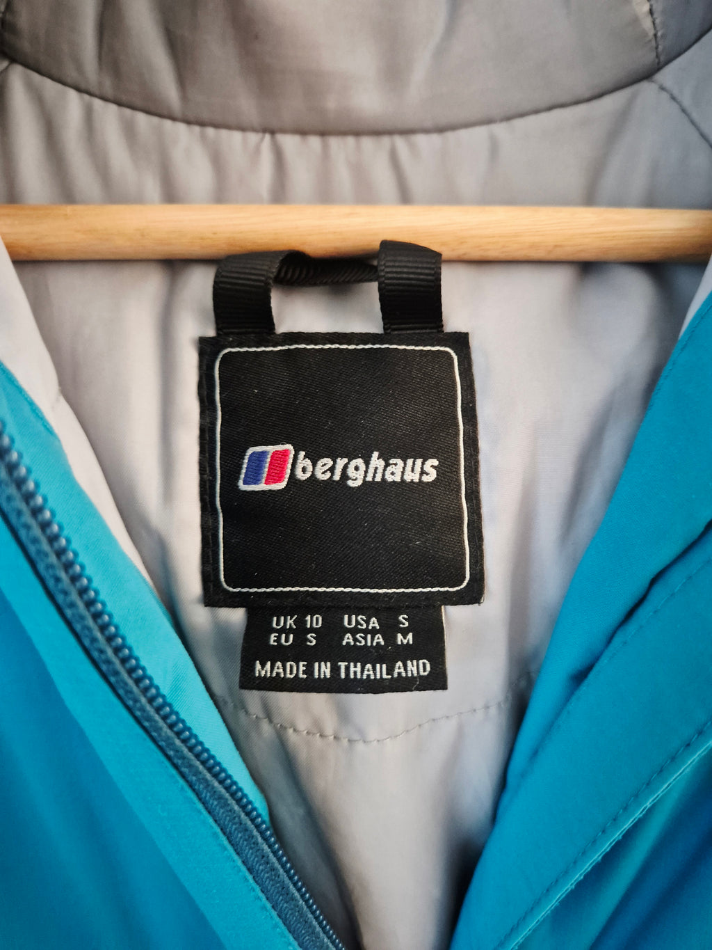 Share Berghaus Hydroshell Women's Waterproof Hooded Jacket UK 10 Blue Hiking Rain Coat