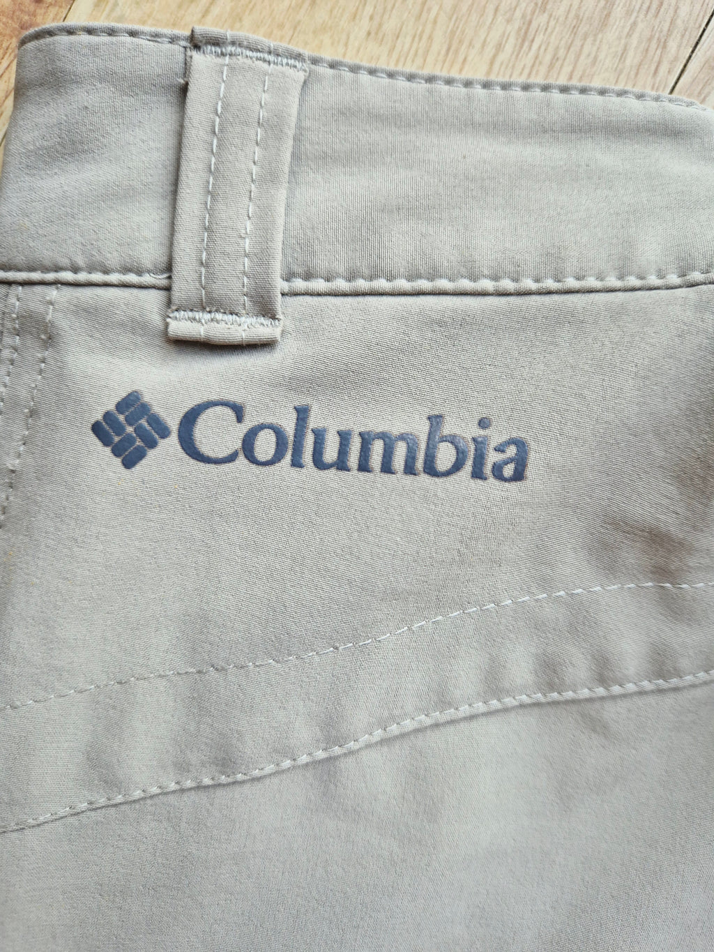 Columbia Omni-Shield Men's Hiking Shorts W34 Beige Outdoor Walking Cargo Shorts